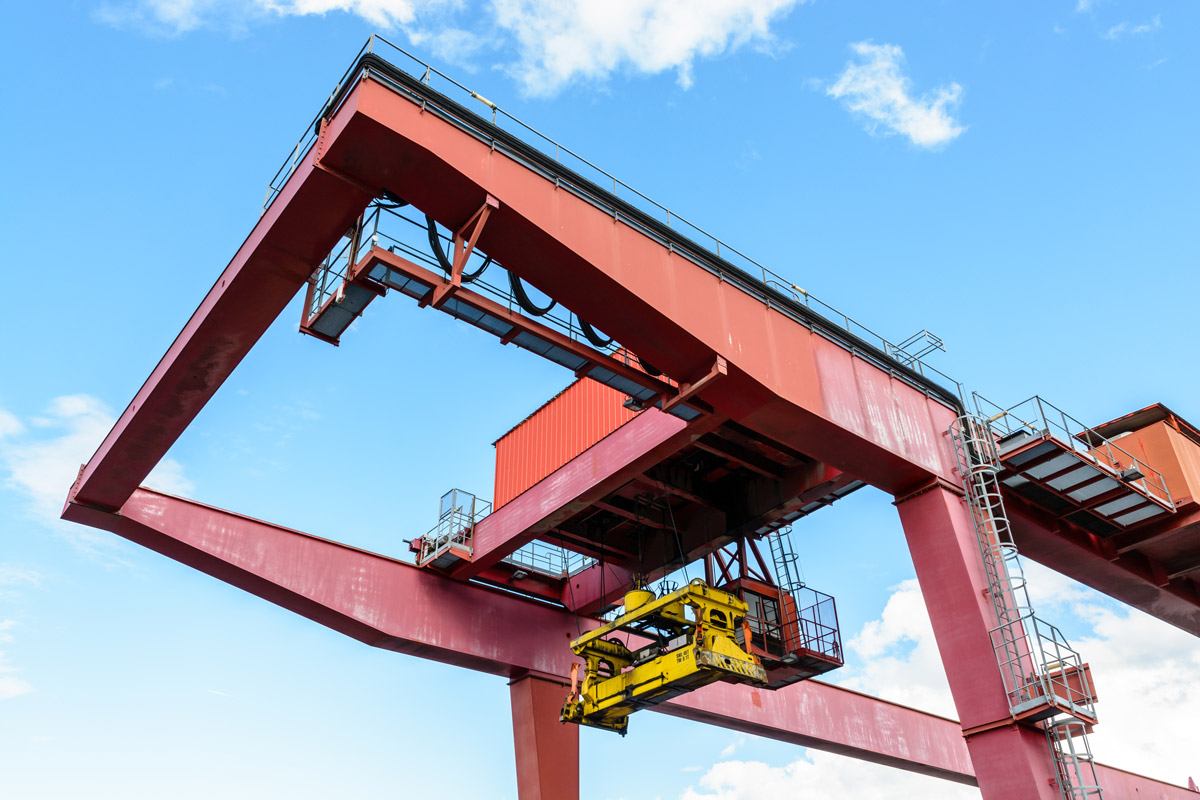 How Does Tranloading Differ From Cross-Docking?